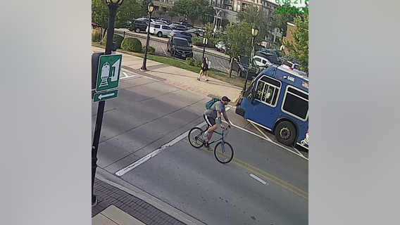 Suspect accused of grabbing female victims in uptown Park Ridge sought by police