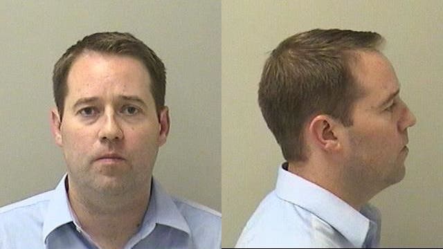 Illinois man arrested after police find guns, drugs inside suburban home