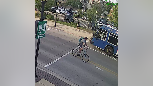 Suspect accused of grabbing female victims in uptown Park Ridge sought by police