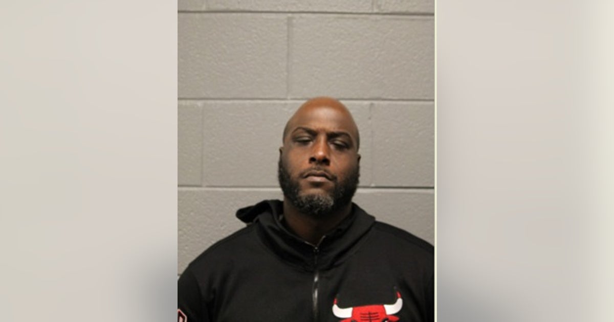 Chicago man arrested after shooting woman, robbing business at gunpoint ...