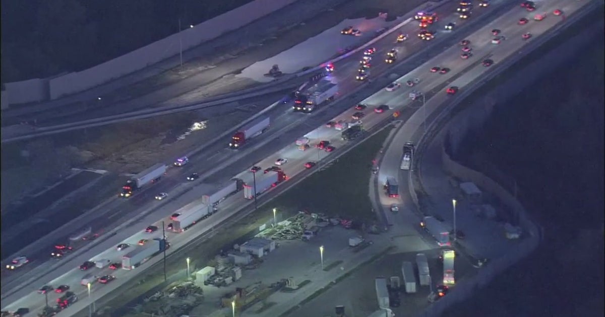 Person killed outside of vehicle in crash on I-294 | FOX 32 Chicago