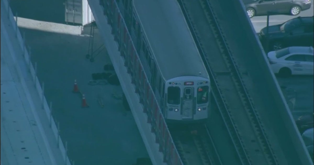 Man shot by woman on CTA Red Line train, prompting major delays | FOX ...