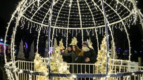 Lincoln Park Zoo's annual ZooLights returns for 30th year; tickets now on sale