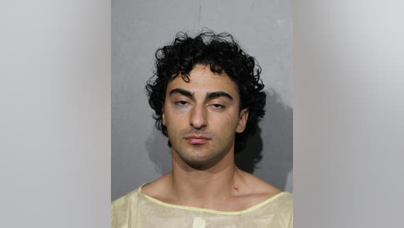 Wisconsin man charged after violent bar fight in Gold Coast, police say