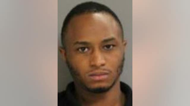 Illinois Department of Corrections employee arrested for sending explicit messages to underage girl: police