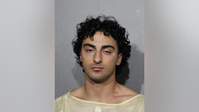 Wisconsin man charged after violent bar fight in Gold Coast, police say