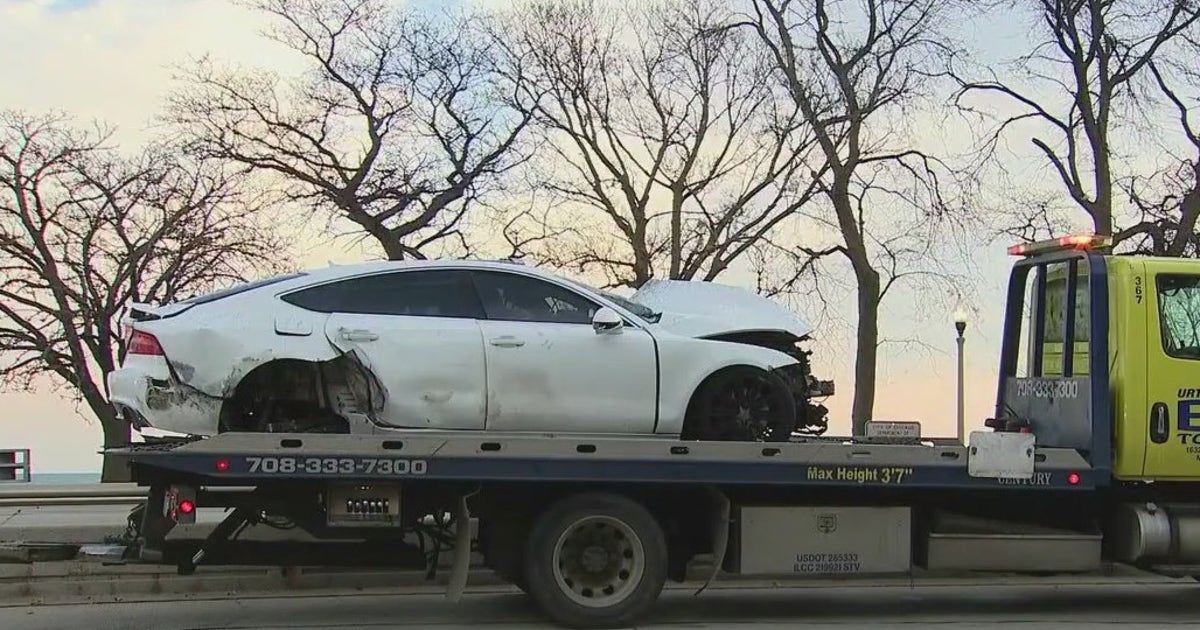 Driver killed, 5 injured in wrong-way crash on Lake Shore Drive | FOX ...