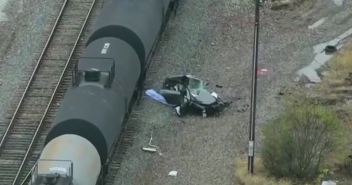 3 dead after crash involving vehicle, freight train in Harvey | FOX 32 ...