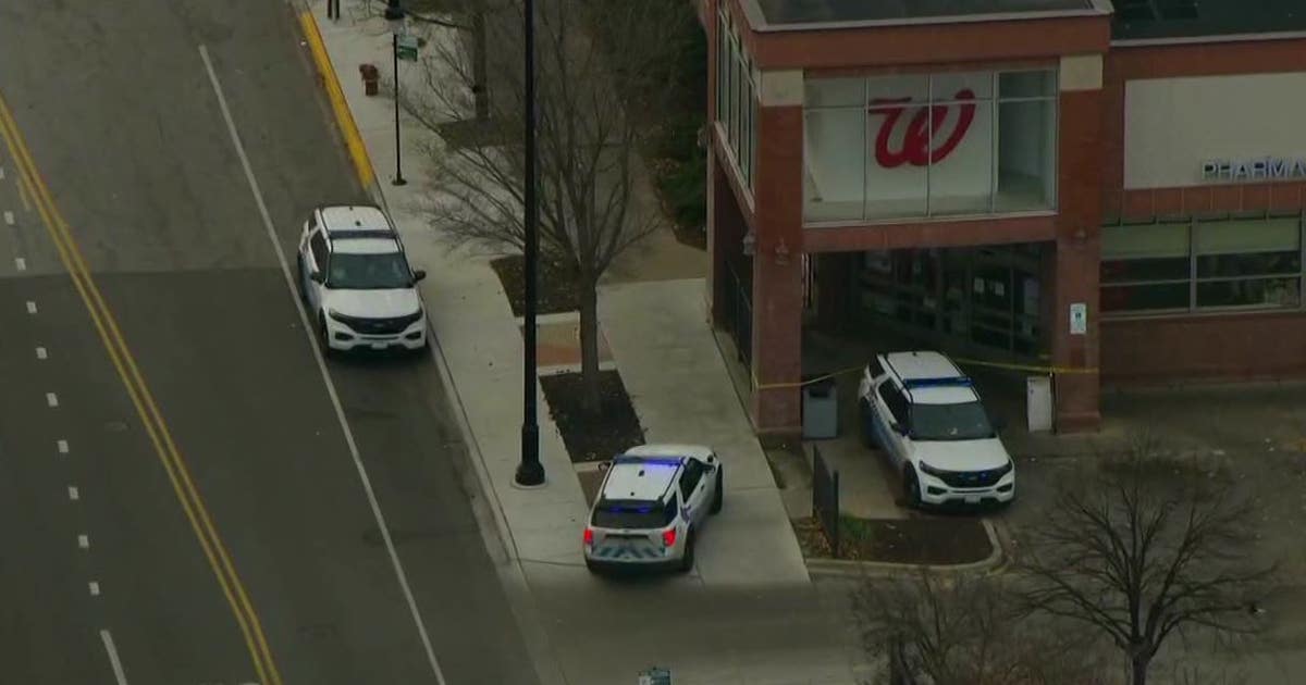 Stabbing at South Side Walgreens leaves man hospitalized, suspect on ...