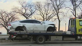 Driver killed, 5 injured in wrong-way crash on Lake Shore Drive