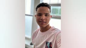 Eskeiber Teneses Romero: Search underway for missing man, 19, last seen leaving Chicago hospital