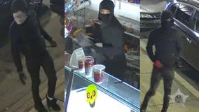 Police alert Northwest Side businesses after series of late-night burglaries