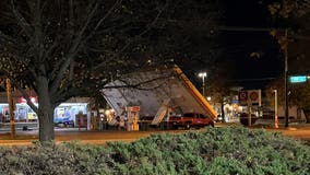 Gas station canopy collapses onto cars in Crystal Lake