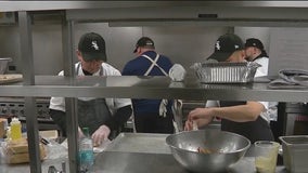 Chicago baseball stadium used to cook Thanksgiving meals for 4,000 people