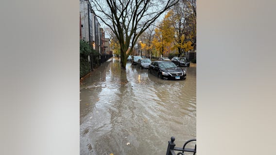 VIDEO: Broken water main floods Wicker Park street