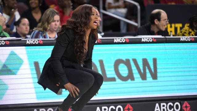 Hidalgo leads No. 6 Notre Dame over JuJu Watkins and third-ranked USC 74-61 in big matchup out West