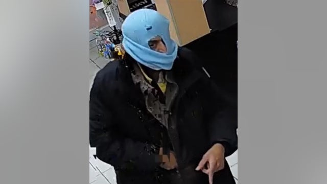 Chicago police seek man after multiple robberies on North Side