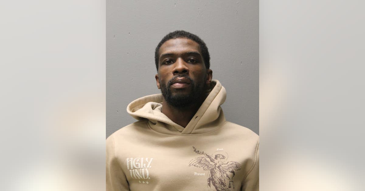 Chicago man arrested nearly a month after allegedly robbing man at ...