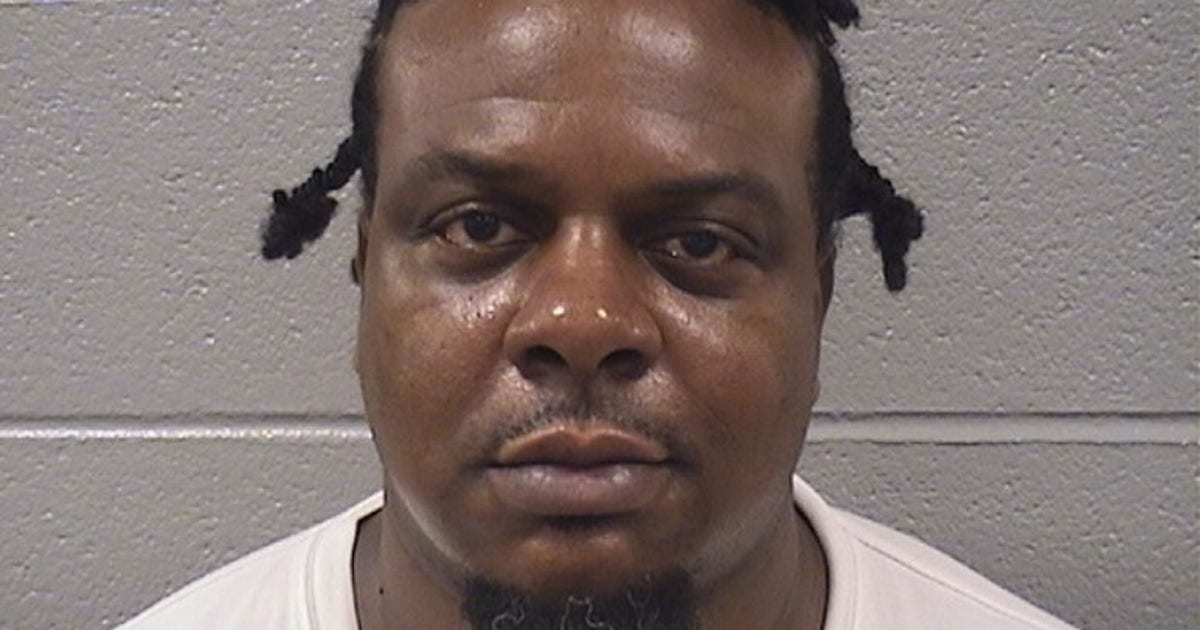 Chicago fugitive on the run after removing electronic monitor, sheriff ...