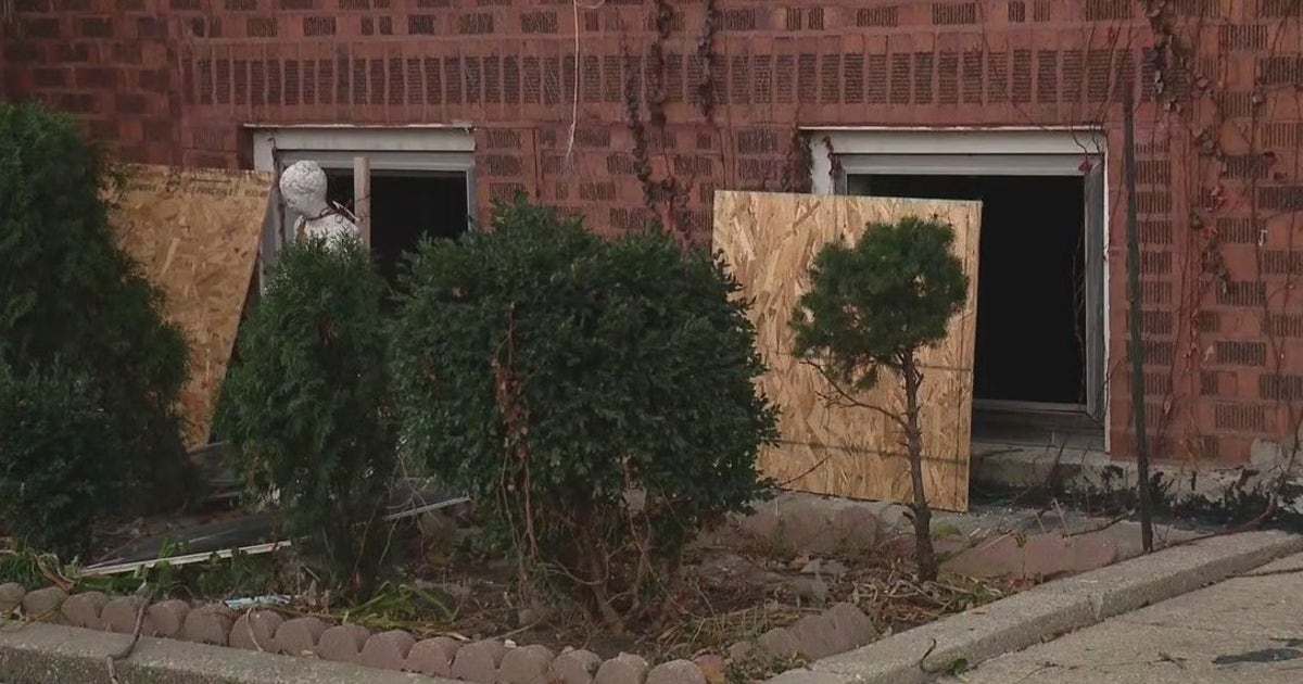 Man dies in Brighton Park fire | FOX 32 Chicago