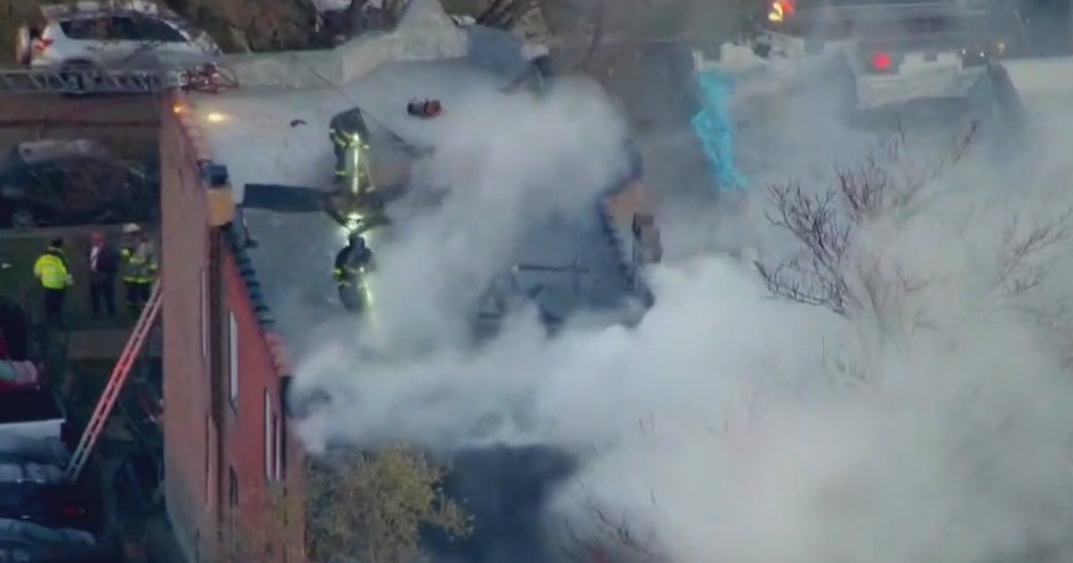 2 injured in apartment fire on Chicago's West Side | FOX 32 Chicago