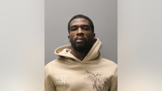 Chicago man arrested nearly a month after allegedly robbing man at gunpoint