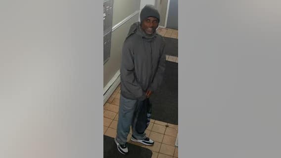 Suspect took package from Chicago apartment building, police say