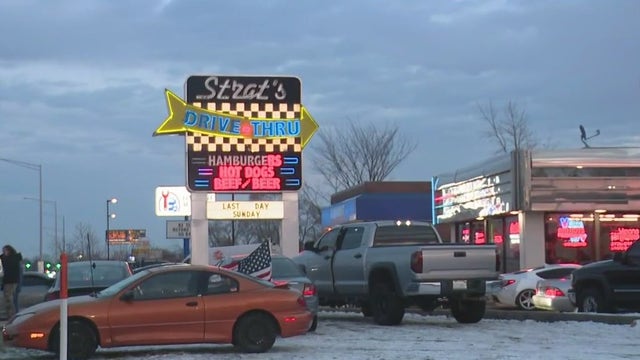 Strat’s Drive-Thru bids farewell after 38 years, closing chapter on a Villa Park icon
