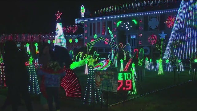 Holiday cheer illuminates northwest Indiana neighborhood with family’s annual light show and toy drive
