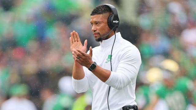 How Notre Dame should fit itself into the Wild West of college football | Telander