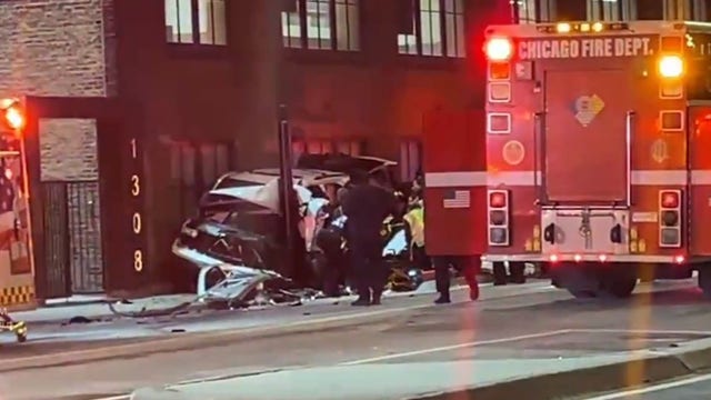 4 hospitalized in crash on Chicago’s North Side
