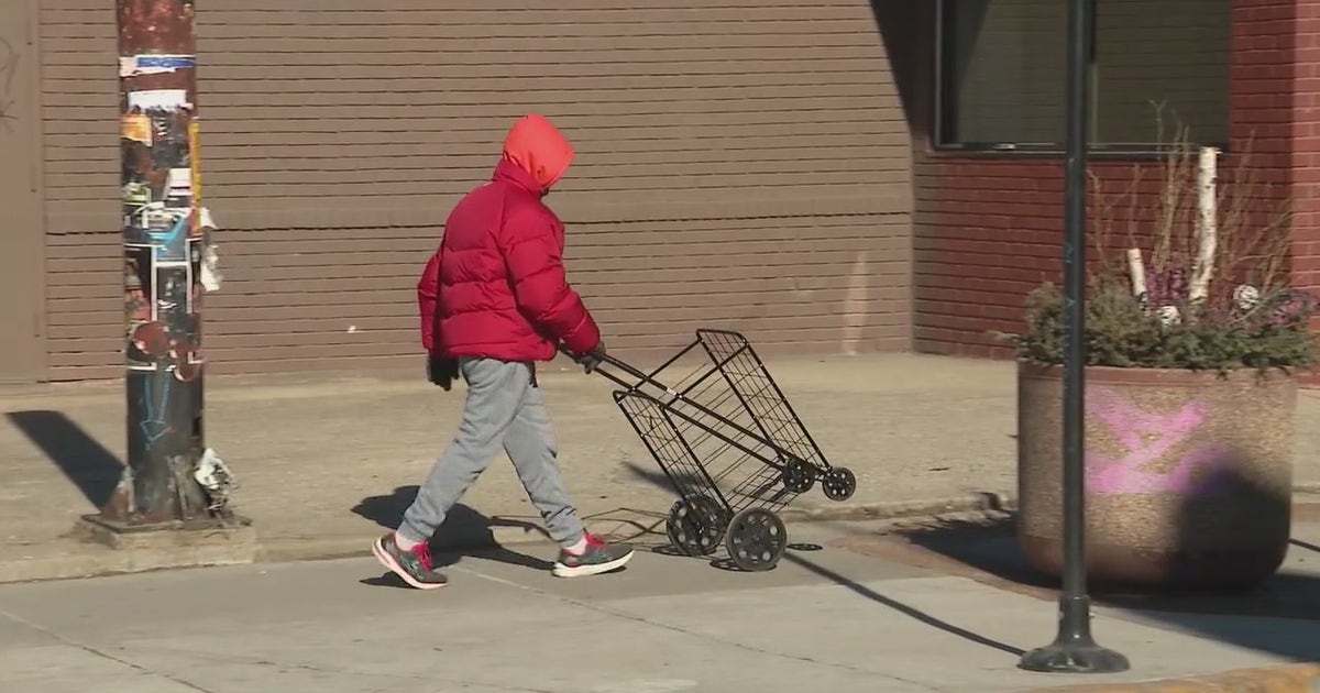 Fear of ICE raids casts shadow over some Chicago neighborhoods | FOX 32 ...