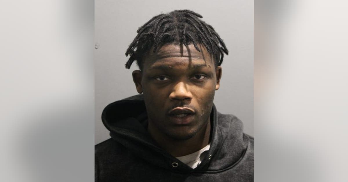 Chicago man charged in South Side armed robbery | FOX 32 Chicago