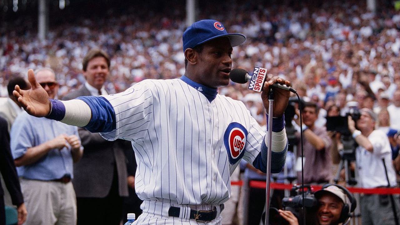 Cubs Induct Sammy Sosa, Derrek Lee into Hall of Fame