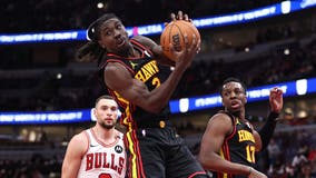 Keaton Wallace scores career-high 27 points to help the Hawks beat the Bulls, 110-94