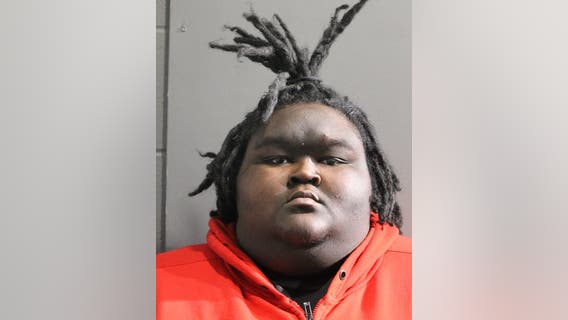 Chicago man arrested 15 minutes after allegedly shooting another man in Englewood