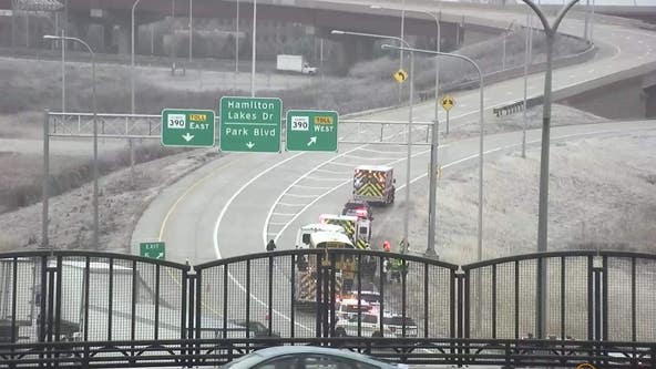 Several hurt after school bus crashes on I-290 in Chicago suburbs