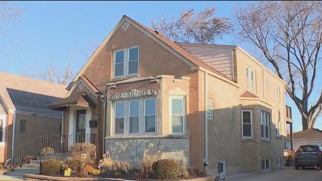 Chicago man found dead, reportedly tied up in home; neighbor speaks out