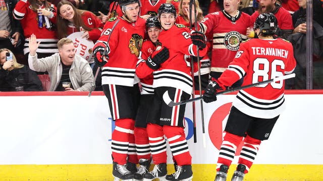 Blackhawks top Avalanche 3-1