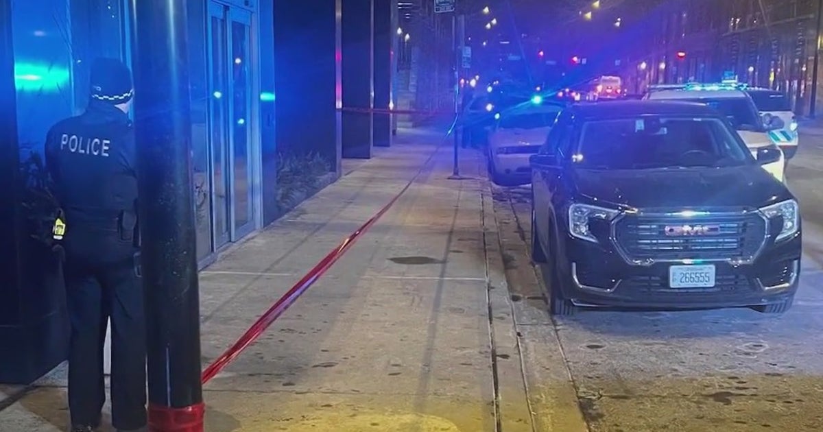 River North shooting: Woman killed, another injured as police search ...