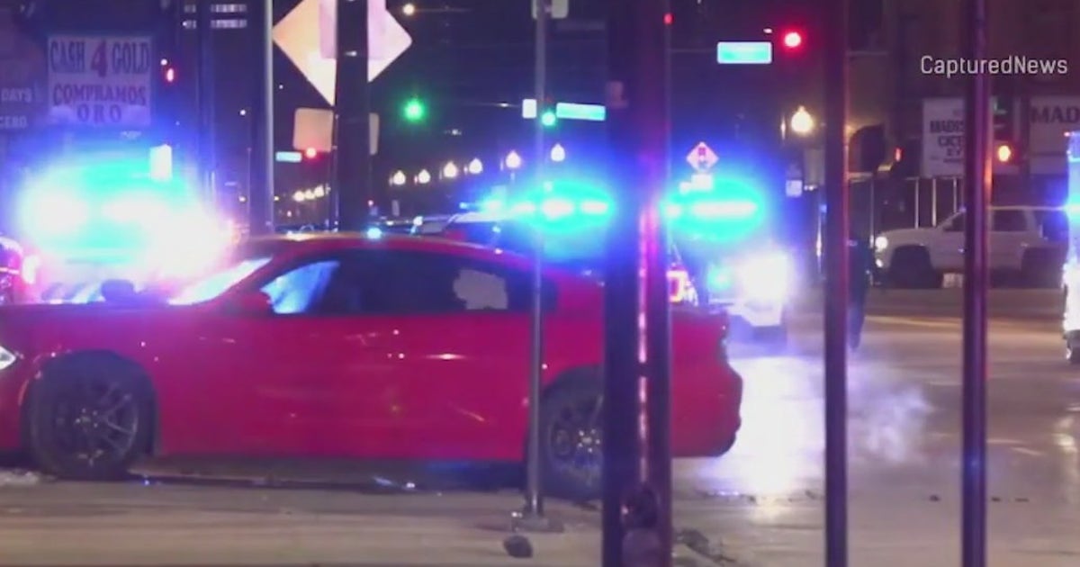 Chicago cop accidentally fires gun during arrest after police chase ...