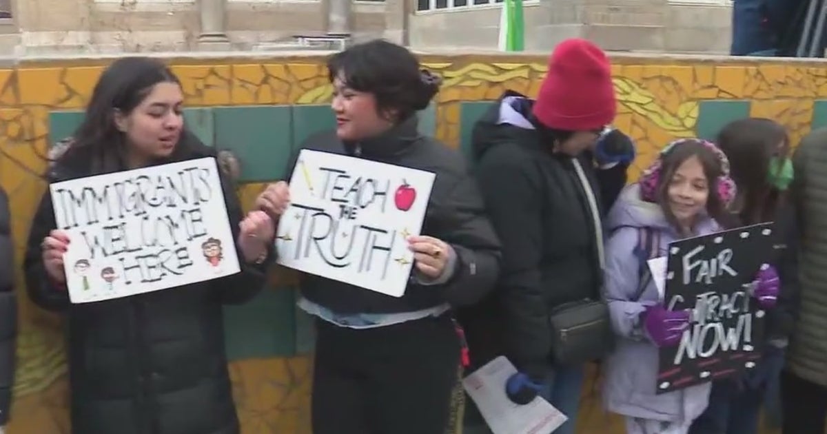 Chicago Teachers Union holds walk-ins amid contract standoff with CPS ...