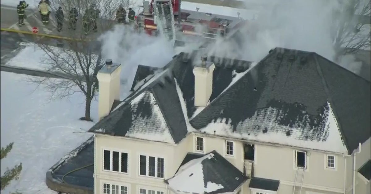 1 dead, another injured in massive Naperville house fire | FOX 32 Chicago