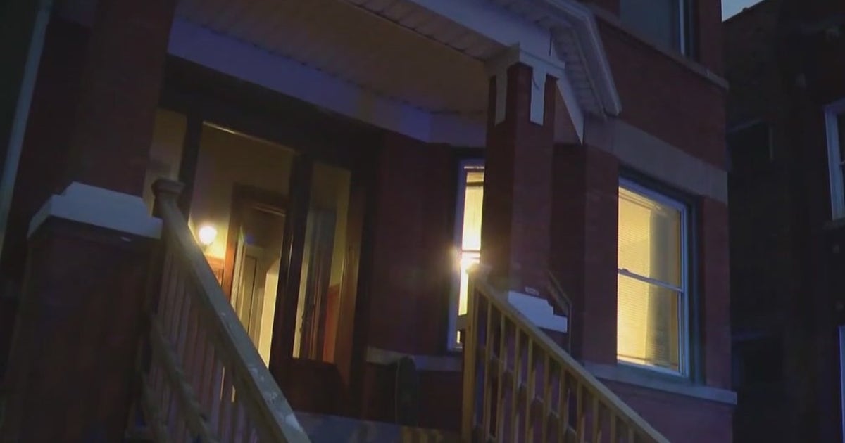 Woman, 65, dies in apartment fire on Chicago's Northwest Side | FOX 32 ...
