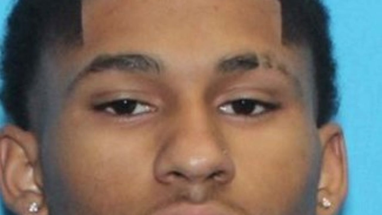 Missing 18-year-old found dead in Chicago's far south