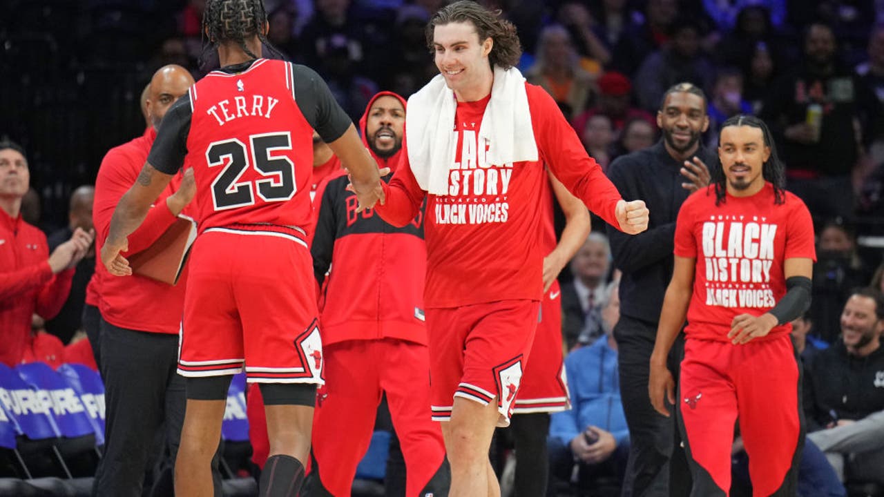 Bulls Snap Losing Streak, Giddey Scores 25 in 142-110 Victory Over 76ers