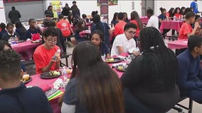 Robbins students foster friendships to combat social isolation on 'No One Eats Alone Day'