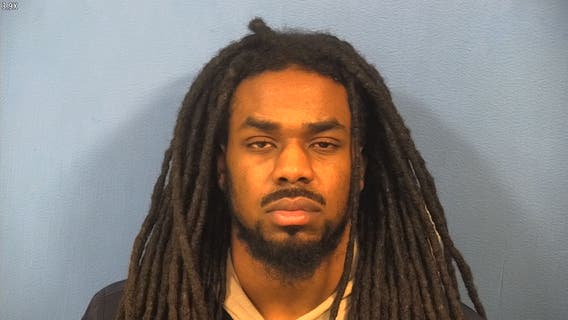 Convicted felon arrested in Oak Brook after police allegedly find loaded gun during traffic stop