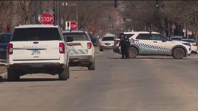 Altercation with security guard on Chicago's Near West Side leads to gunfire, SWAT response