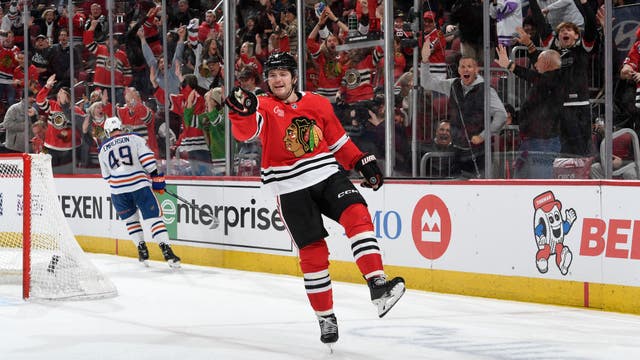 Knight stars in Chicago debut as the Blackhawks beat the slumping Kings 5-1